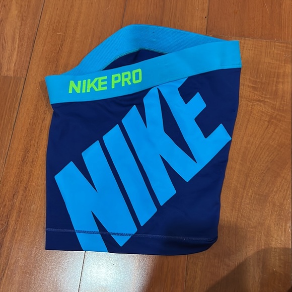 Womens Nike pro shorts, size small, blue - Picture 3 of 4